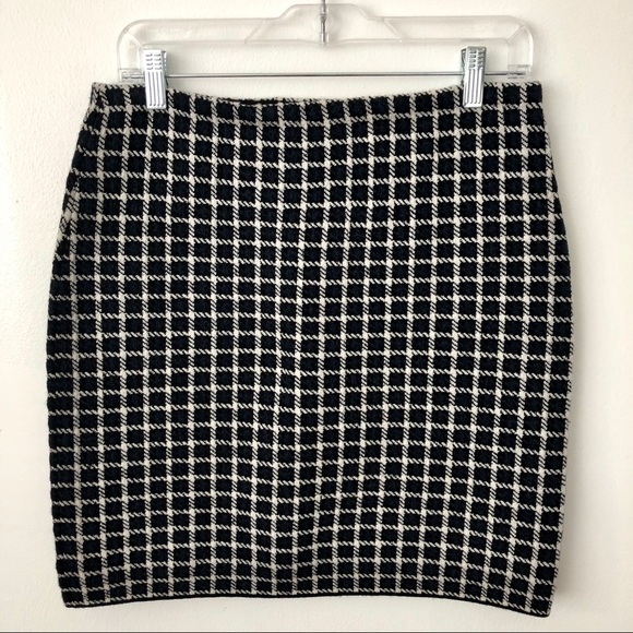 Theory 100% wool Teslianna Soft Luster skirt - Picture 2 of 5